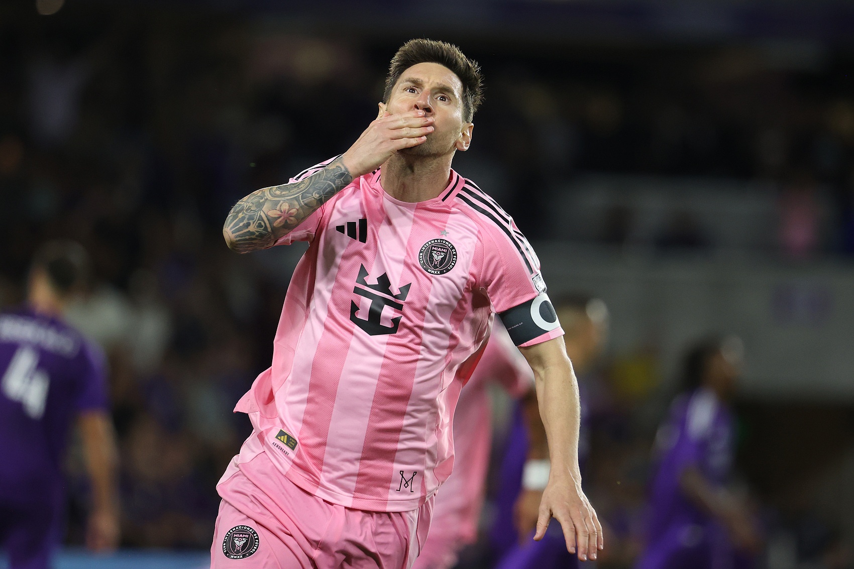 kaiyun.com-勿cue！每体：梅西受够了自己名字被用于巴萨竞选 他根本不想参与